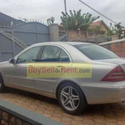 Alternative view of Mercedes Benz C200