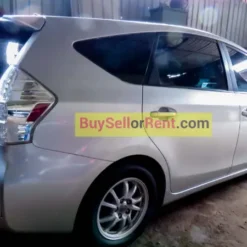 Alternative view of Toyota Prius Hybrid 2012