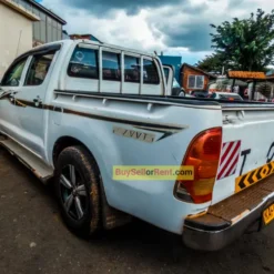 Alternative view of manual Toyota Hilux 2008