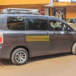 Alternative view of Toyota Noah